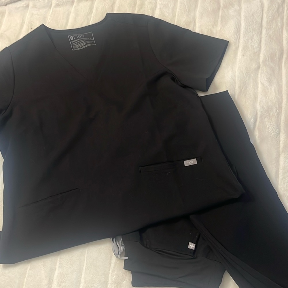 Scrubs, black figs size large